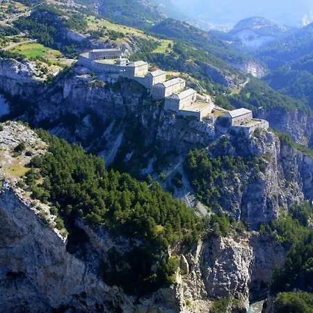 Aussoyenne Lägenhet *
